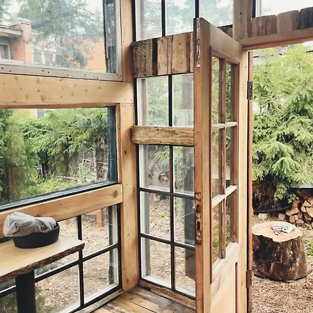 Unique, Design House With An Eco & Sauna 샬레 사울크라스티